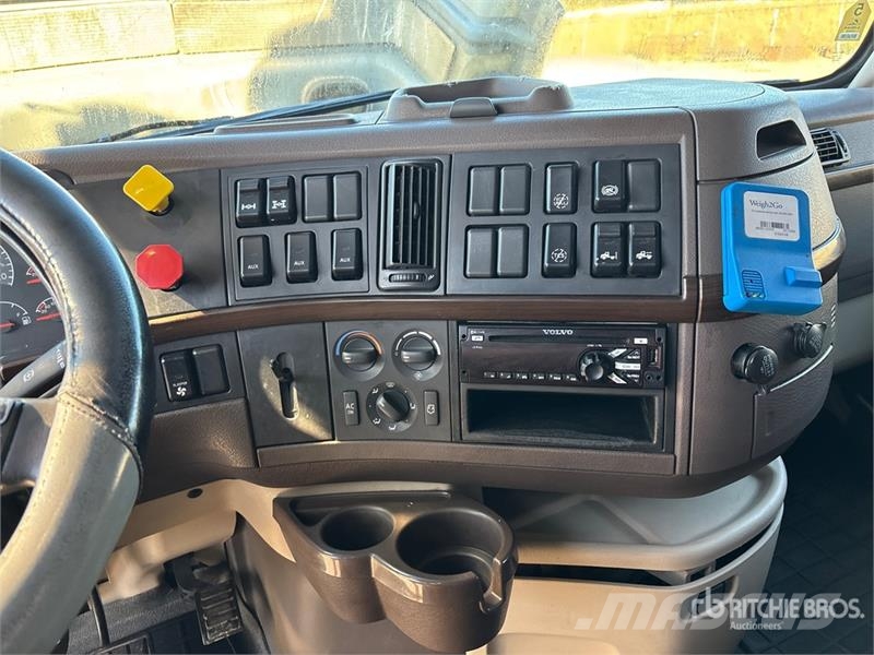 Volvo VNL780 6x4 T/A Sleeper Truck Tractor Prime Movers
