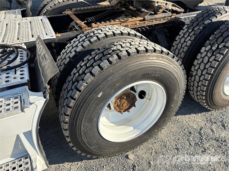 Volvo VNL780 6x4 T/A Sleeper Truck Tractor Prime Movers