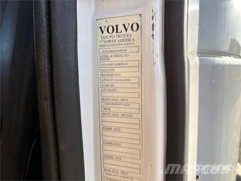 Volvo VNL780 6x4 T/A Sleeper Truck Tractor Prime Movers