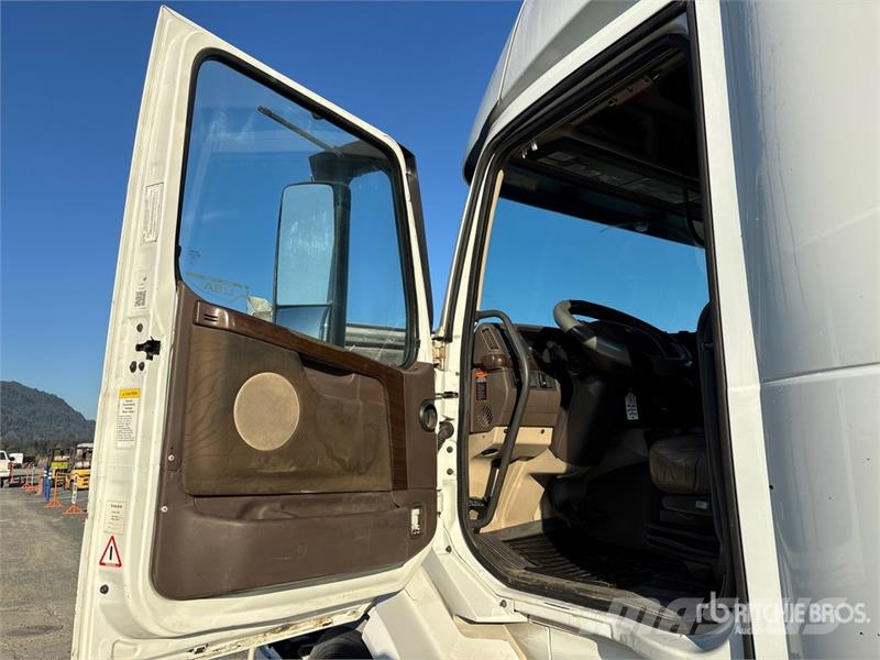 Volvo VNL780 6x4 T/A Sleeper Truck Tractor Prime Movers