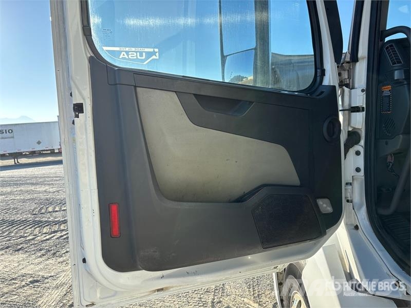 Volvo VNL860 Prime Movers
