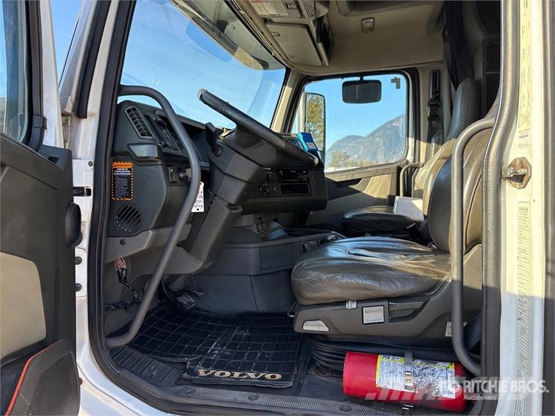 Volvo VNL860 Prime Movers