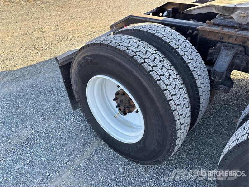 Volvo VNL860 Prime Movers