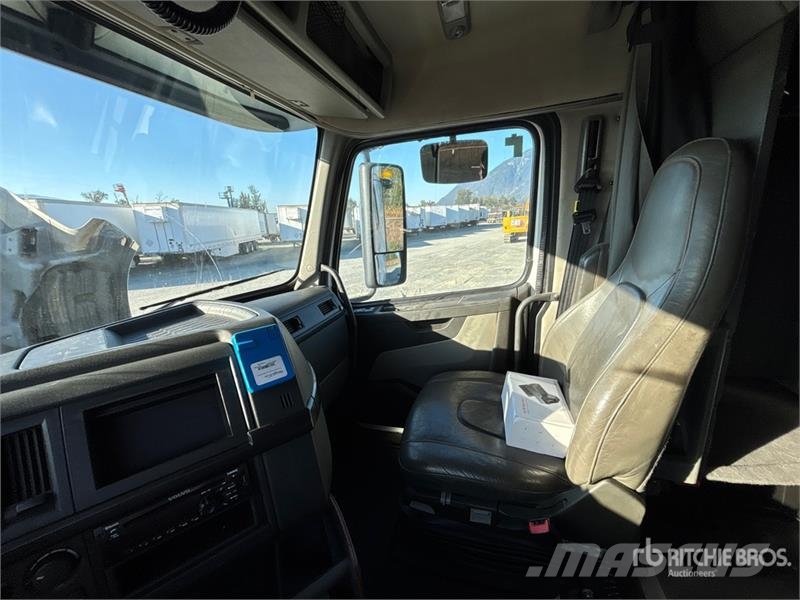 Volvo VNL860 Prime Movers
