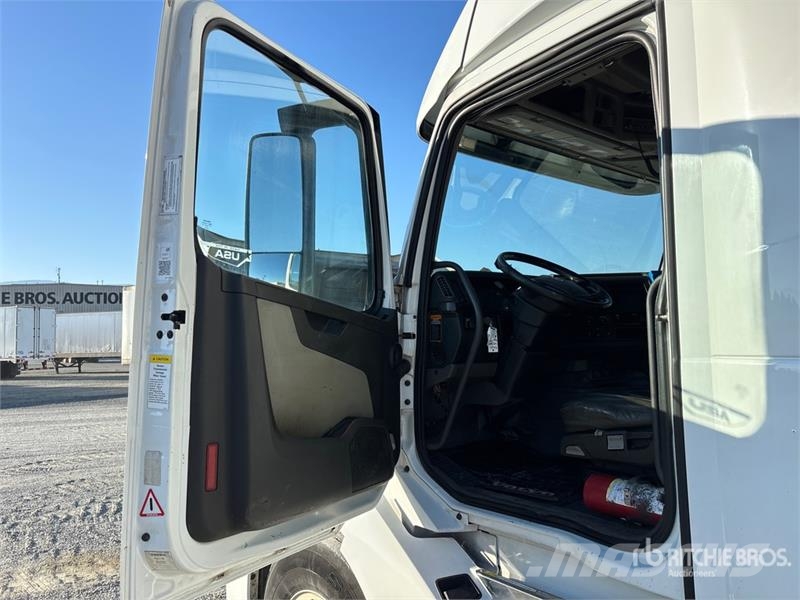Volvo VNL860 Prime Movers