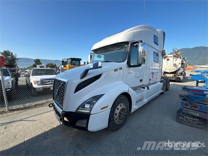 Volvo VNL860 Tractor Units