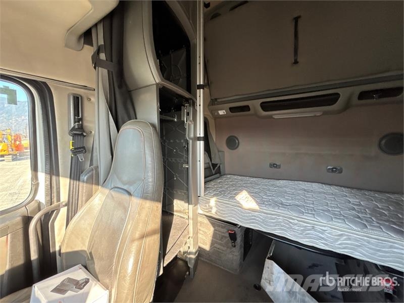 Volvo VNL860 Prime Movers