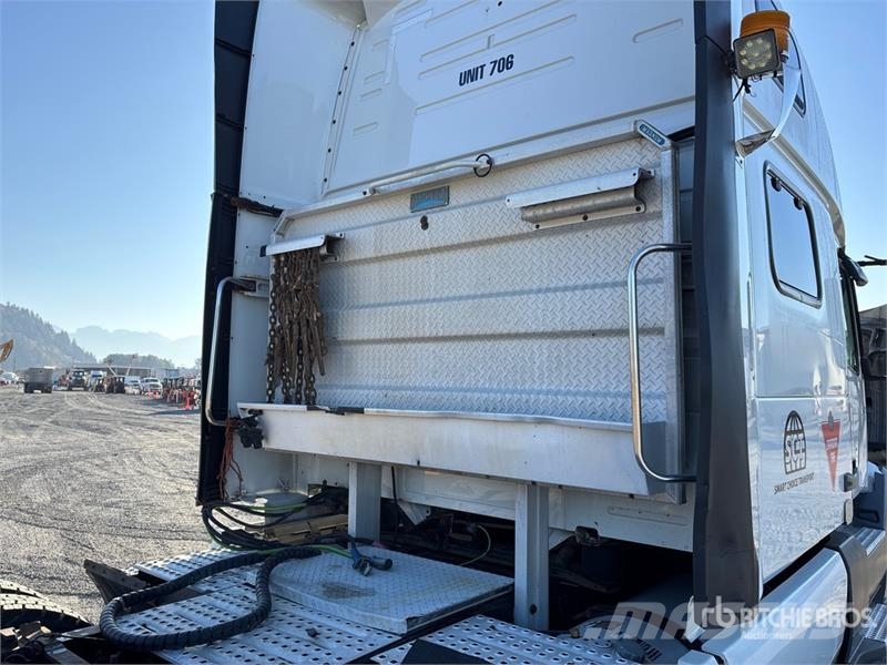 Volvo VNL860 Prime Movers