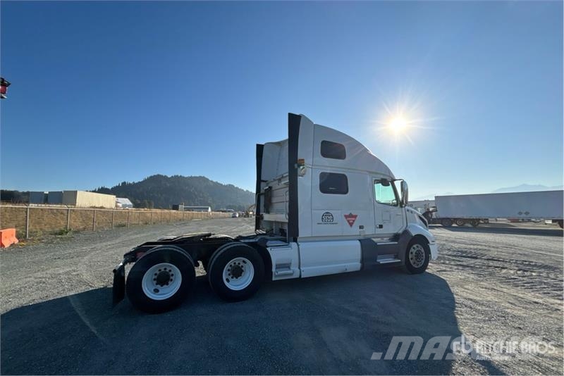 Volvo VNL860 Prime Movers