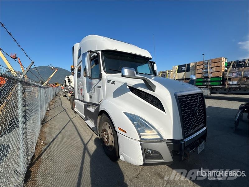 Volvo VNL860 Tractor Units