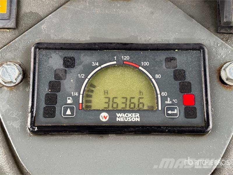Wacker Neuson 3001 翻斗车\公路型自卸车