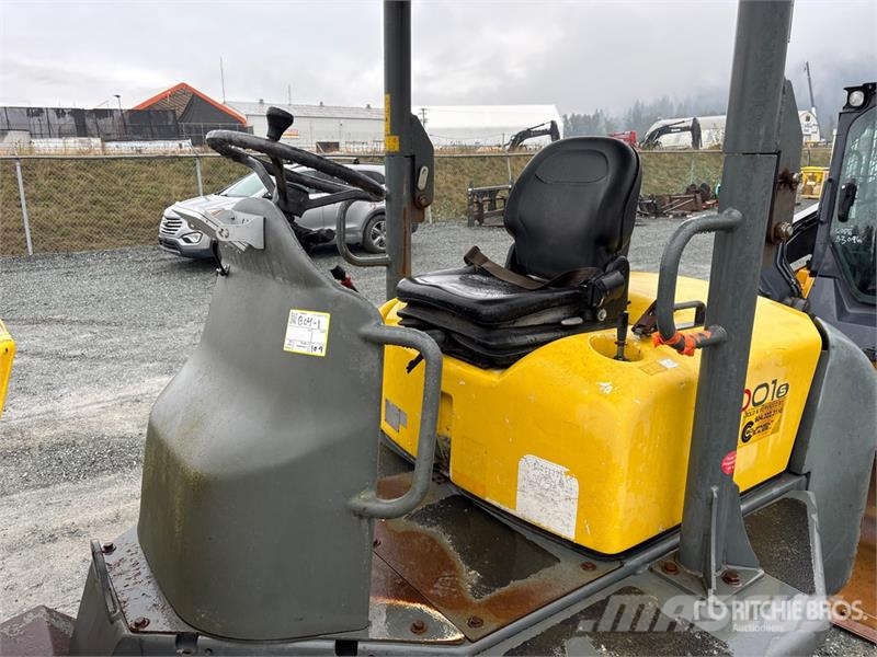 Wacker Neuson 3001 翻斗车\公路型自卸车