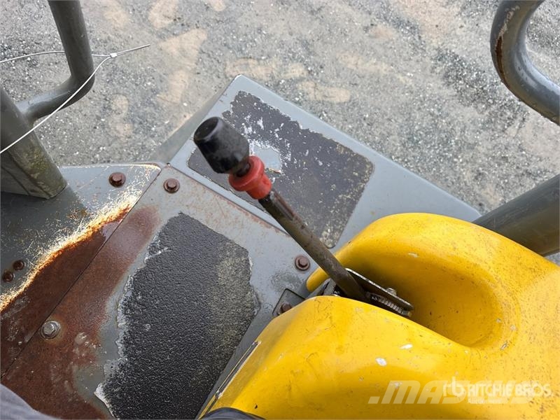 Wacker Neuson 3001 翻斗车\公路型自卸车