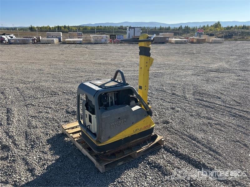 Wacker Neuson Vibratory Plate Compactor دكاكات أفقية