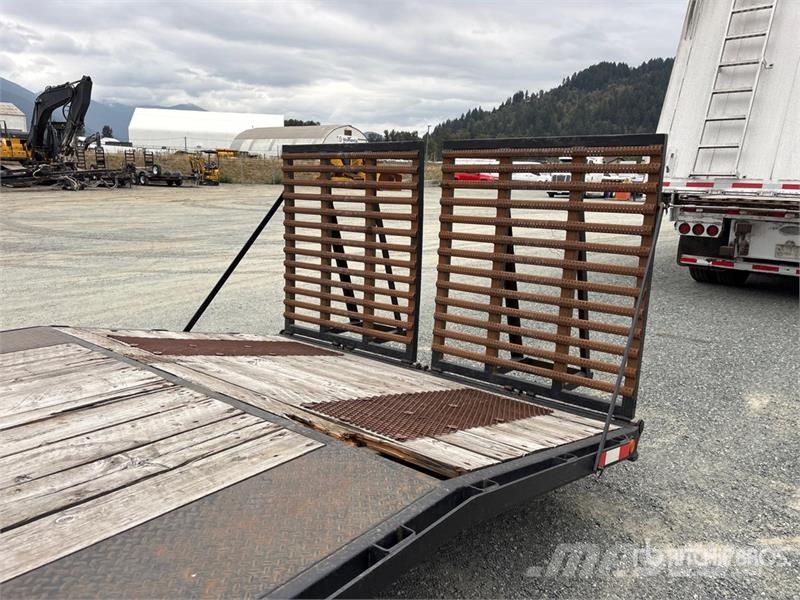 Wardhaul 25 ft T/A Equipment Trailer Járműszállító pótkocsik