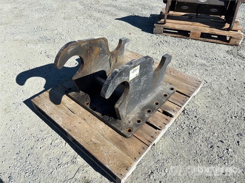 WBM 200 Series Mounting Bracket - Fits John Deere 210G Andet tilbehør