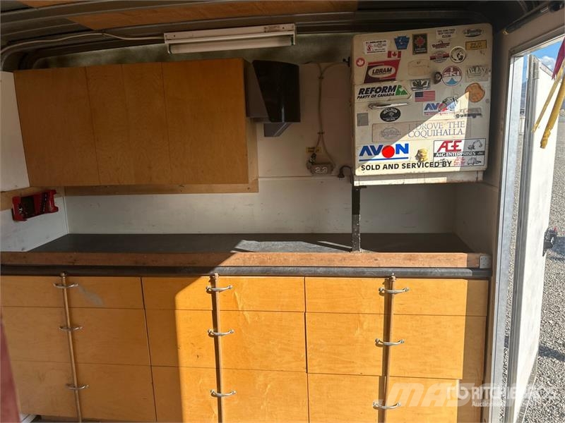 Wells Cargo T/A Enclosed Trailer Причепи-фургони
