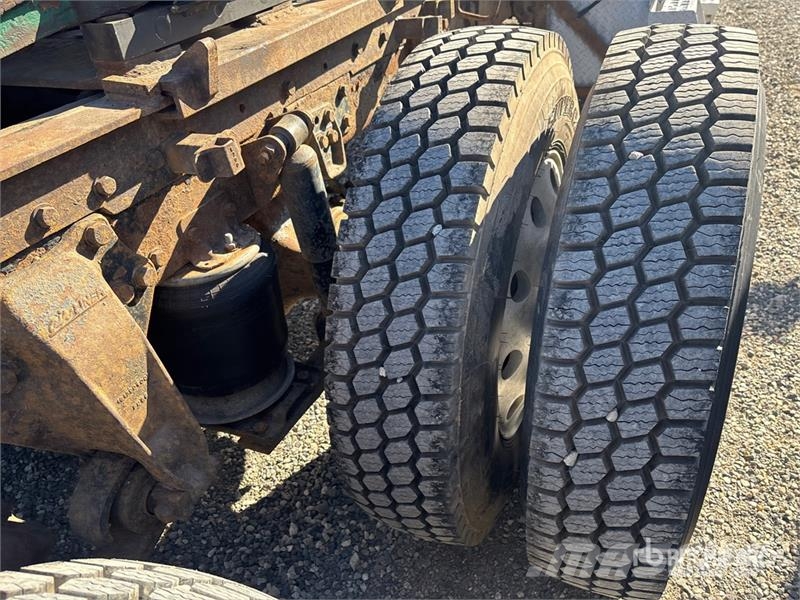Western Star 4900 6x4 Logging T/A Sleeper Truck Tractor وحدات الجر