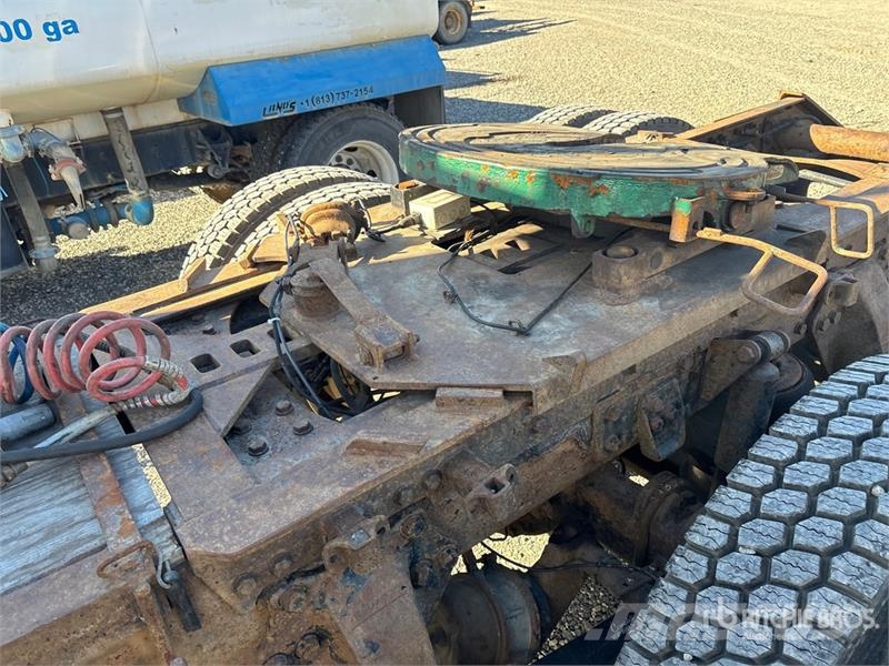 Western Star 4900 6x4 Logging T/A Sleeper Truck Tractor وحدات الجر