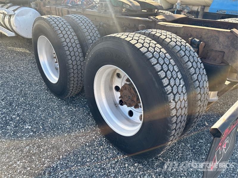 Western Star 4900 6x4 Logging T/A Sleeper Truck Tractor وحدات الجر