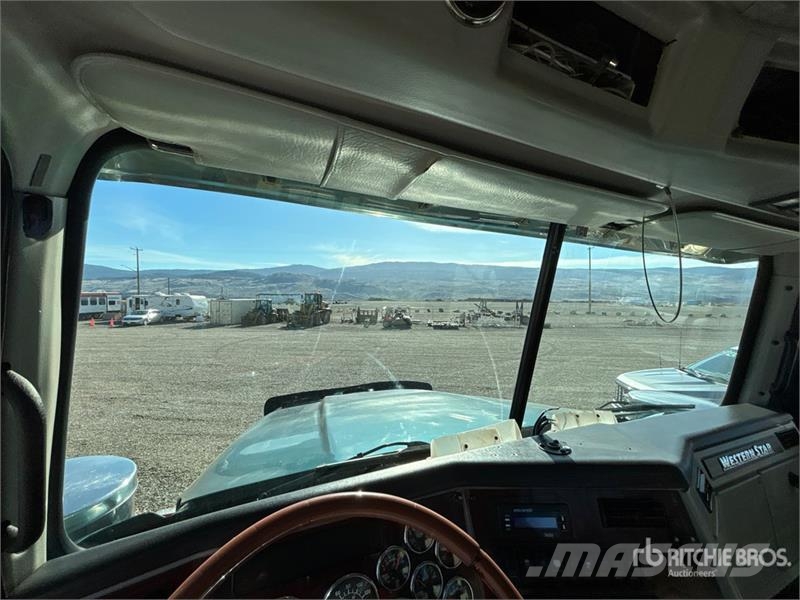 Western Star 4900 6x4 Logging T/A Sleeper Truck Tractor وحدات الجر