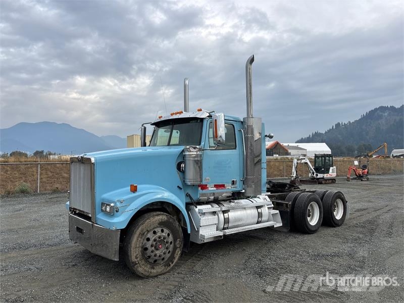 Western Star 4900 FA 6x4 T/A Day Cab Truck Tractor Trekkers