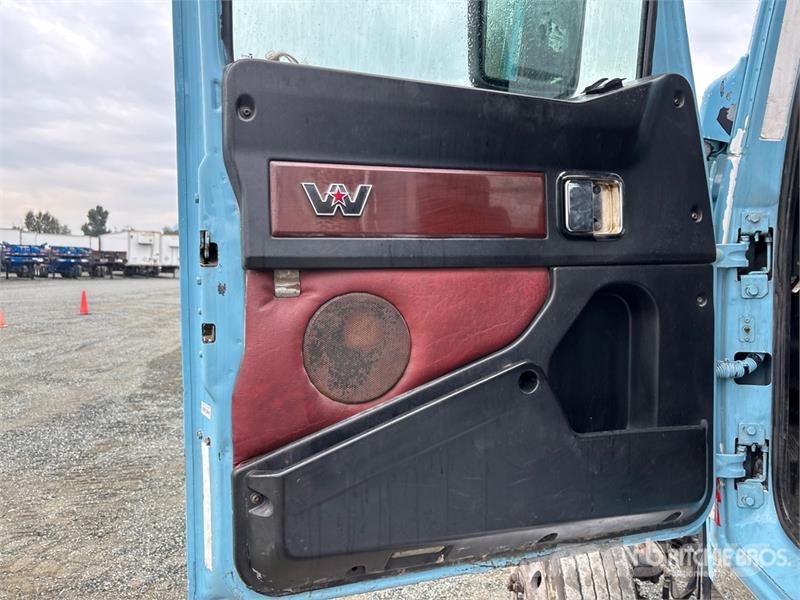 Western Star 4900 FA 6x4 T/A Day Cab Truck Tractor Trekkers