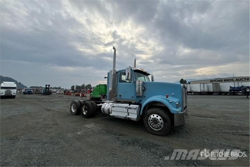 Western Star 4900 FA 6x4 T/A Day Cab Truck Tractor Trekkers
