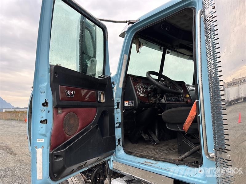 Western Star 4900 FA 6x4 T/A Day Cab Truck Tractor Trekkers