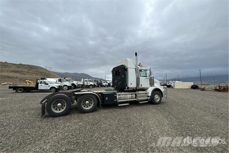 Western Star 4900 SA 6x4 Heavy Haul T/A Sleeper Truck Tractor Tracteur routier