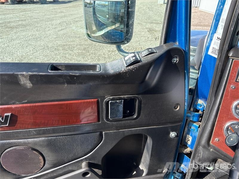 Western Star 4900SA شاحنات أشجار