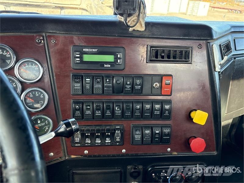 Western Star 4900SA شاحنات أشجار