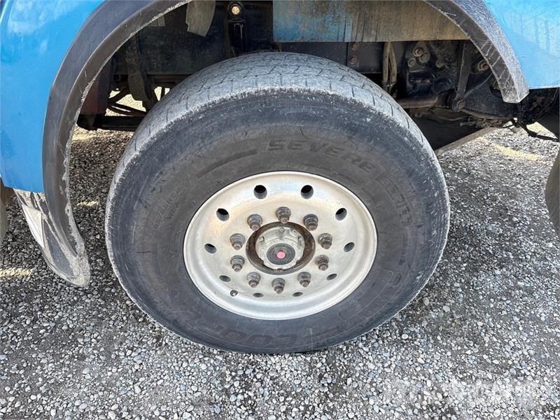 Western Star 4900SA شاحنات أشجار