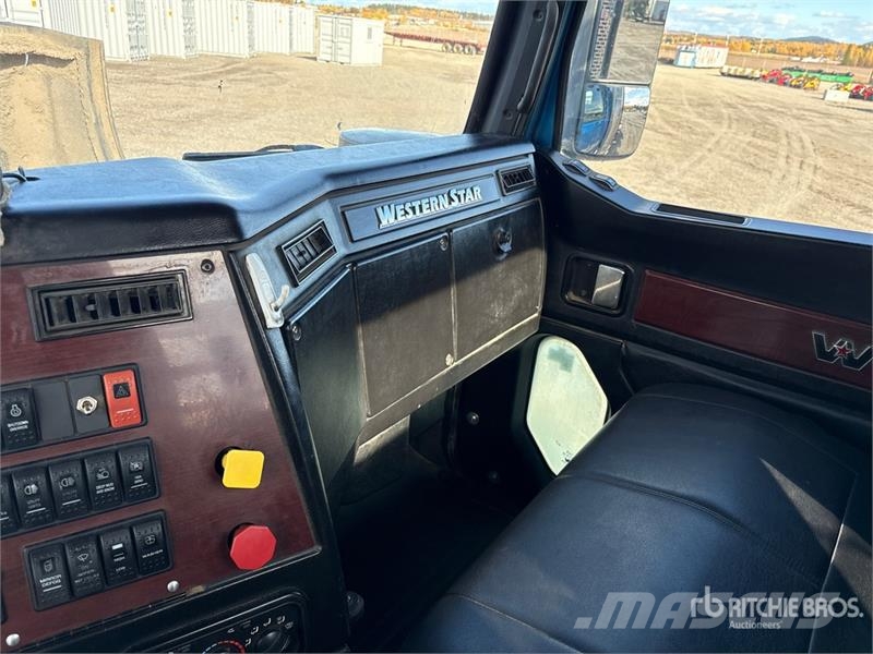 Western Star 4900SA شاحنات أشجار