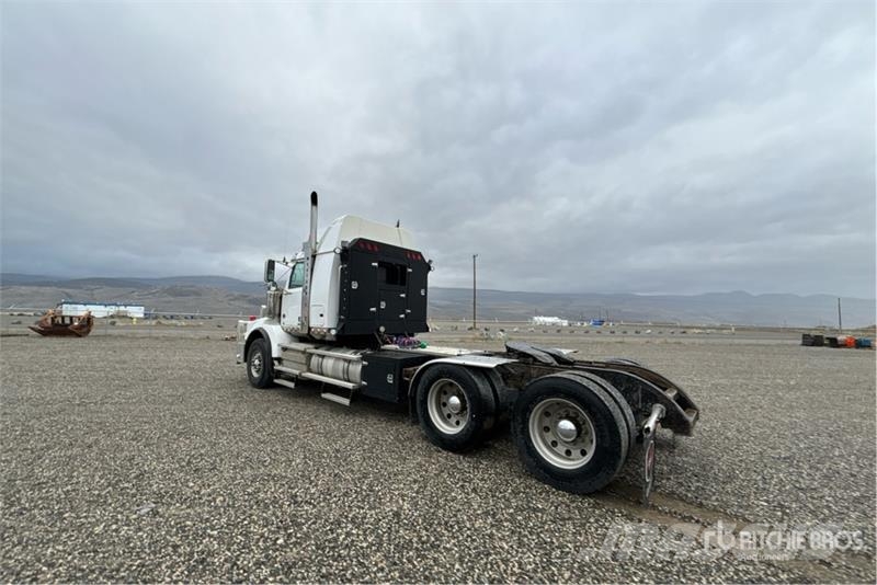 Western Star 4900SA 6x4 T/A Sleeper Truck Tractor Ciągniki siodłowe