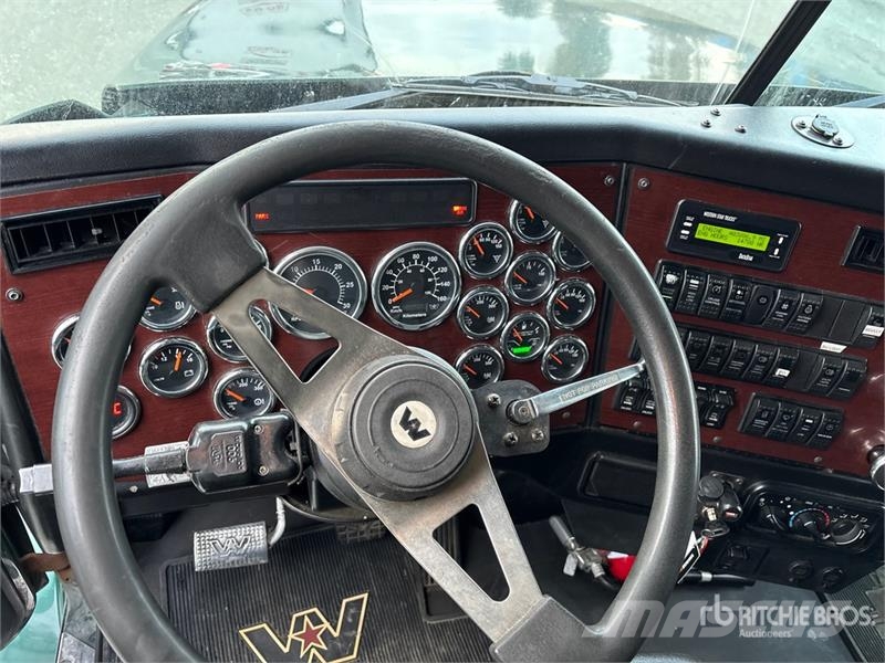 Western Star 4900SB 6x4 T/A Sleeper Truck Tractor Nyergesvontatók