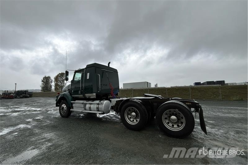 Western Star 4900SB 6x4 T/A Sleeper Truck Tractor Влекачи