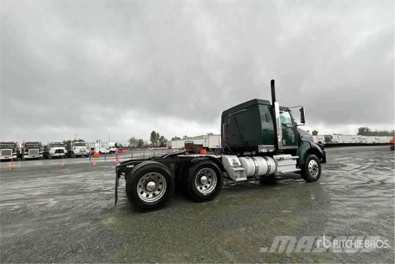 Western Star 4900SB 6x4 T/A Sleeper Truck Tractor Влекачи