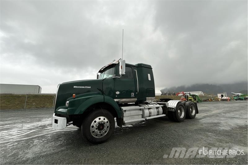 Western Star 4900SB 6x4 T/A Sleeper Truck Tractor Влекачи
