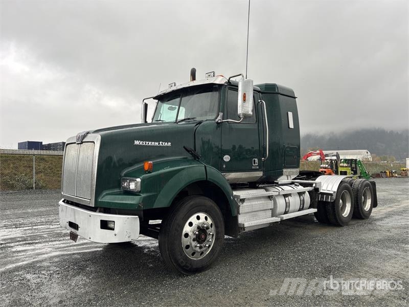 Western Star 4900SB 6x4 T/A Sleeper Truck Tractor Tractor Units