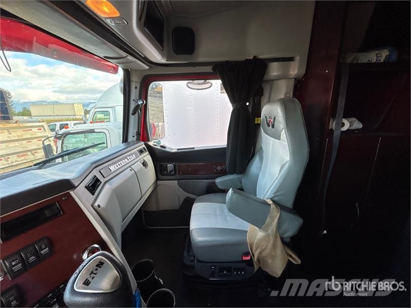Western Star 5700 6x4 T/A Sleeper Truck Tractor Traktorske jedinice
