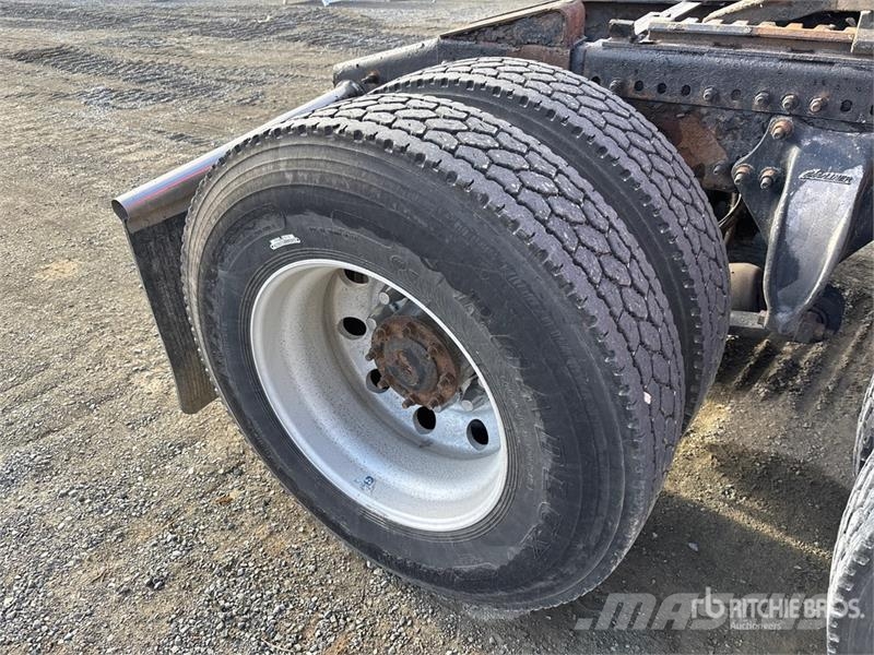 Western Star 5700 6x4 T/A Sleeper Truck Tractor Traktorske jedinice
