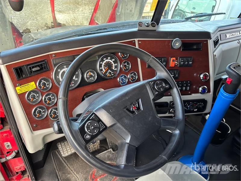 Western Star 5700 6x4 T/A Sleeper Truck Tractor Traktorske jedinice