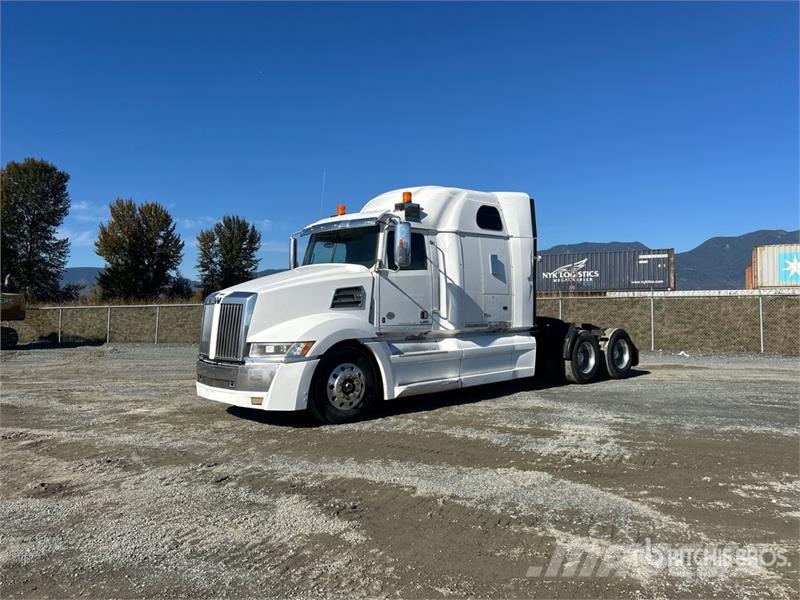 Western Star 5700 6x4 T/A Sleeper Truck Tractor Sadulveokid