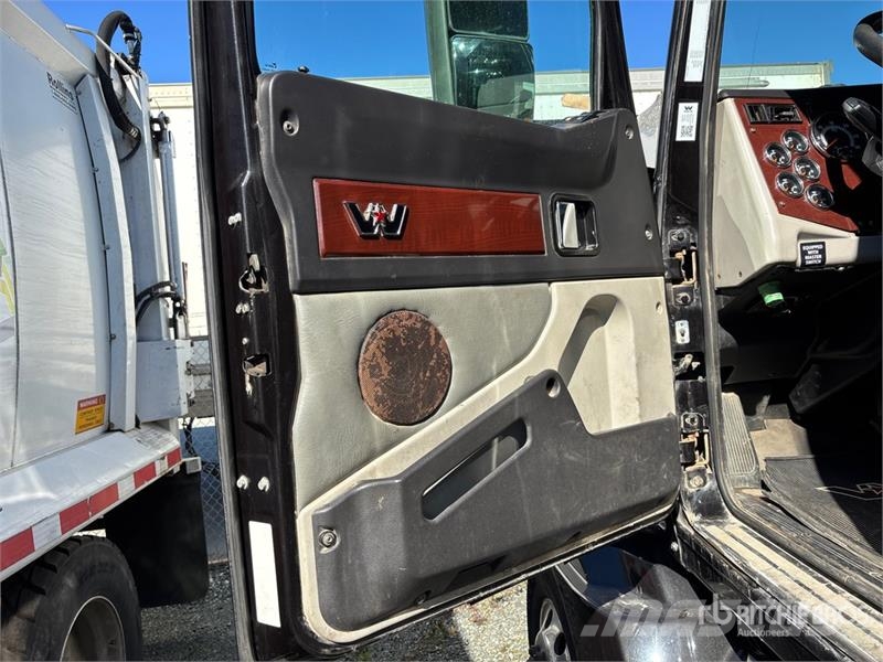 Western Star 5700 6x4 T/A Sleeper Truck Tractor Trekkers