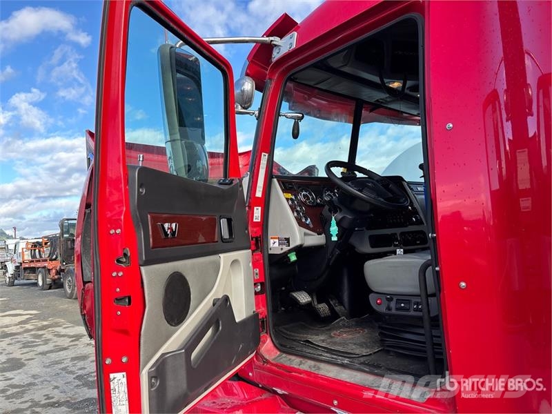 Western Star 5700 6x4 T/A Sleeper Truck Tractor Traktorske jedinice