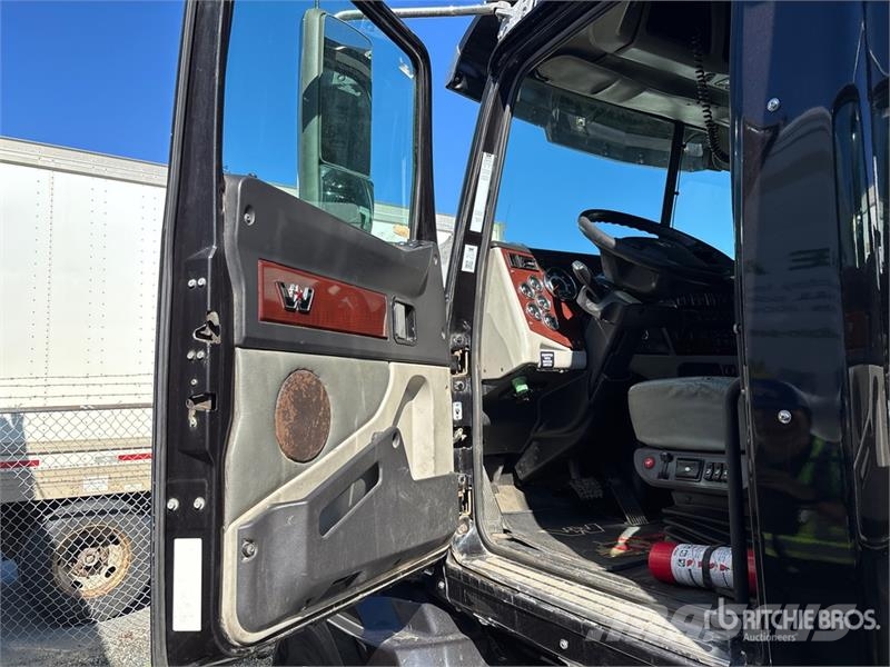 Western Star 5700 6x4 T/A Sleeper Truck Tractor Trekkers