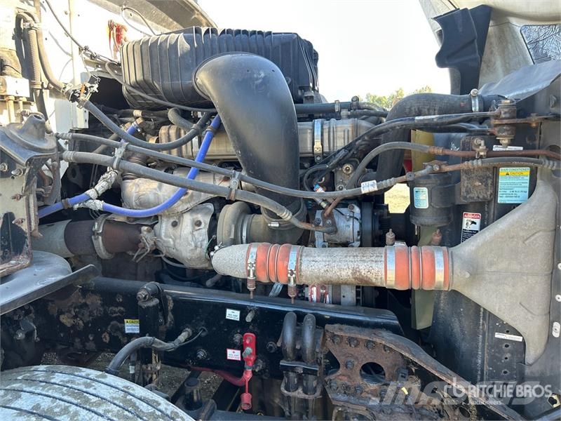 Western Star 5700 6x4 T/A Sleeper Truck Tractor Sadulveokid