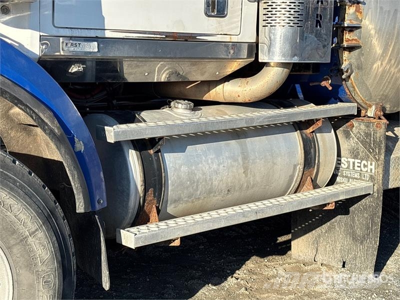 Western Star on  Western Star 4900 8x6 Vacuum Tanker Truck Paine-/imuautot