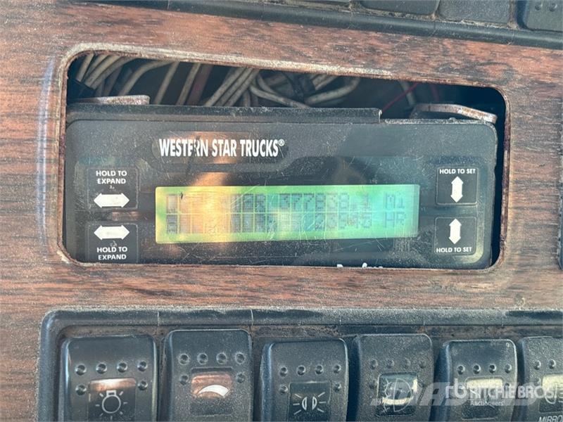 Western Star on  Western Star 4900 8x6 Vacuum Tanker Truck Paine-/imuautot